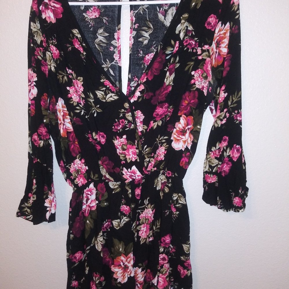 V Neck Floral Romper